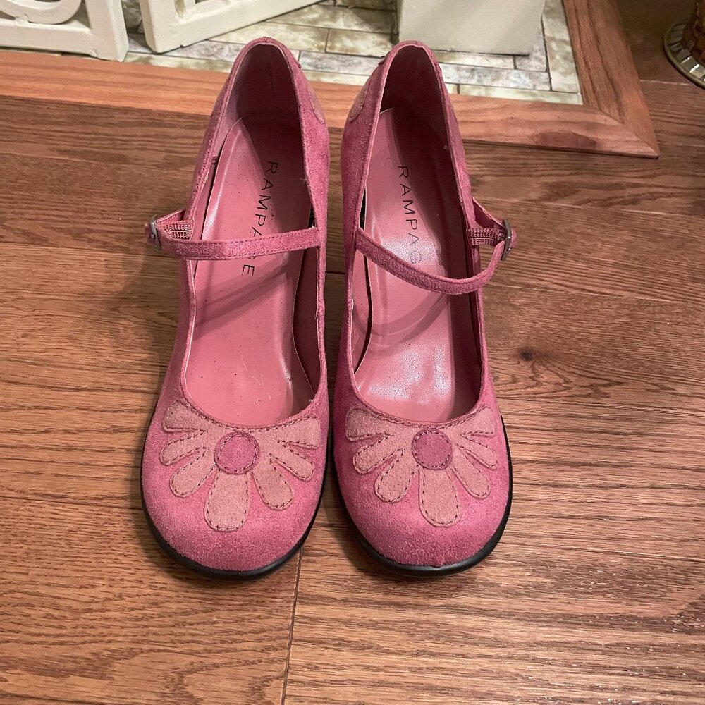 Vintage Rampage Pink Flower Buckle Shoe Size 6 1/2